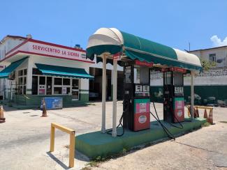 Lege benzinestations in Cuba07 26